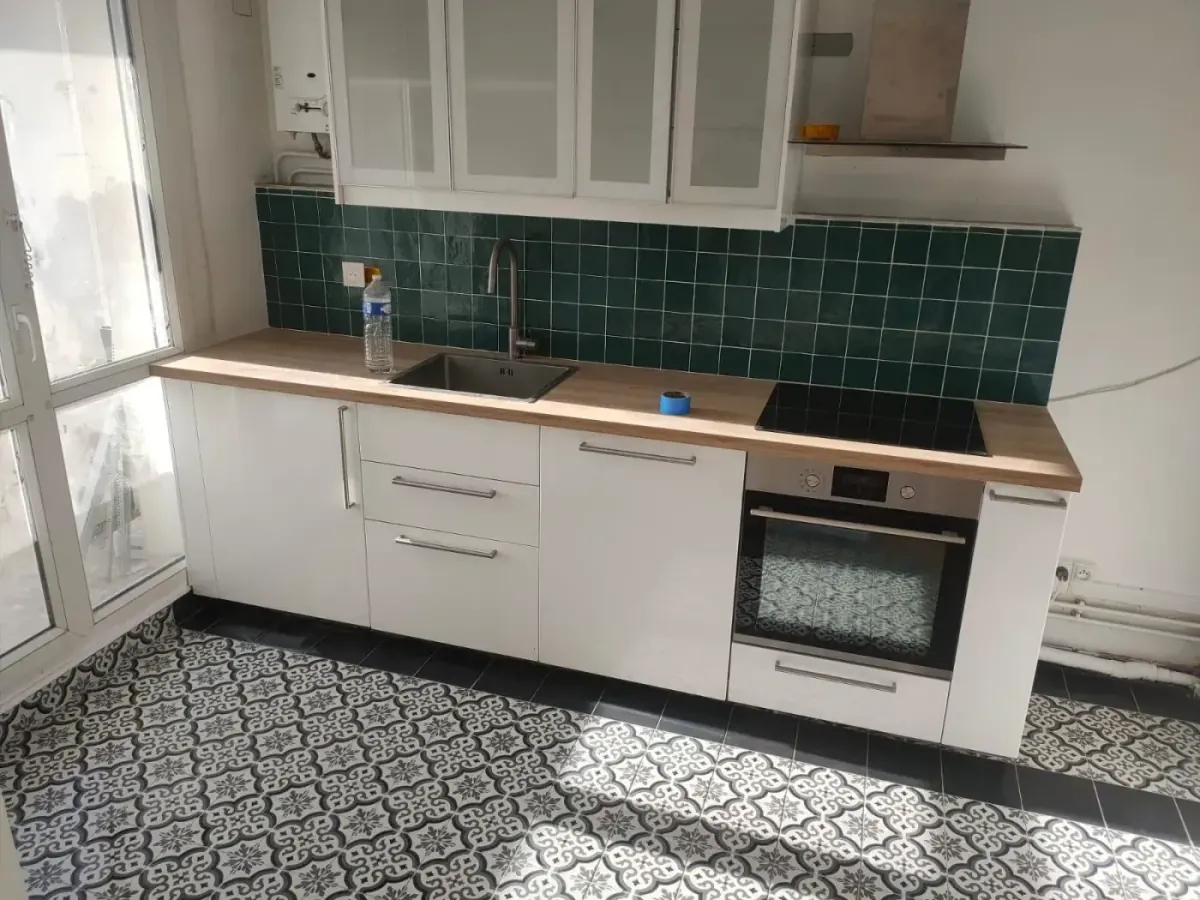 Jonction carreaux de ciment géométriques & parquet chêne