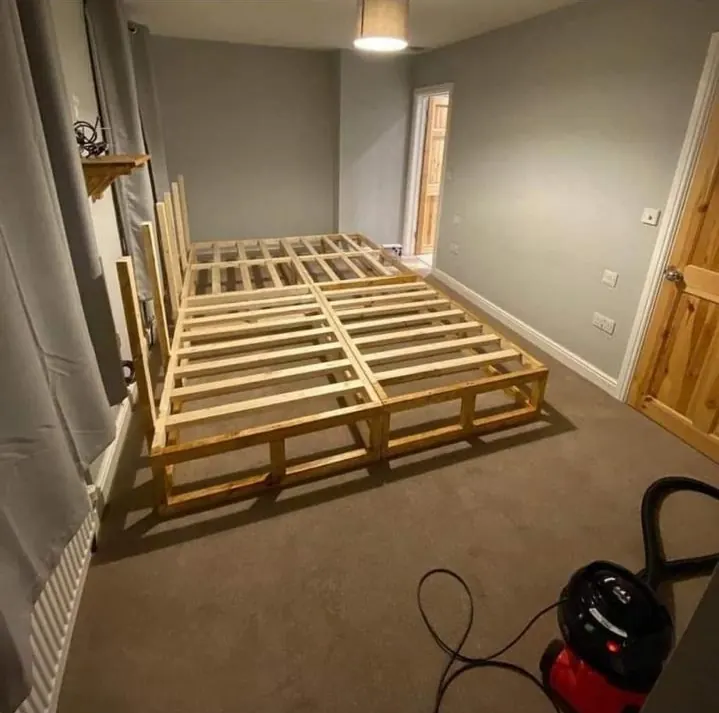 Chambre 1 - Fabrication du lit sur-mesure